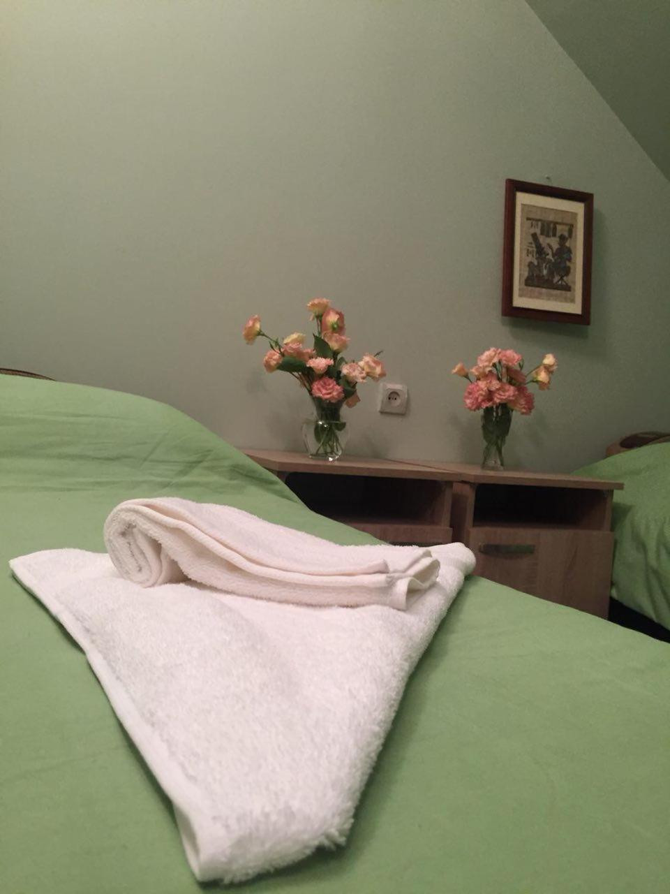 Gem Hostel Yerevan Bagian luar foto