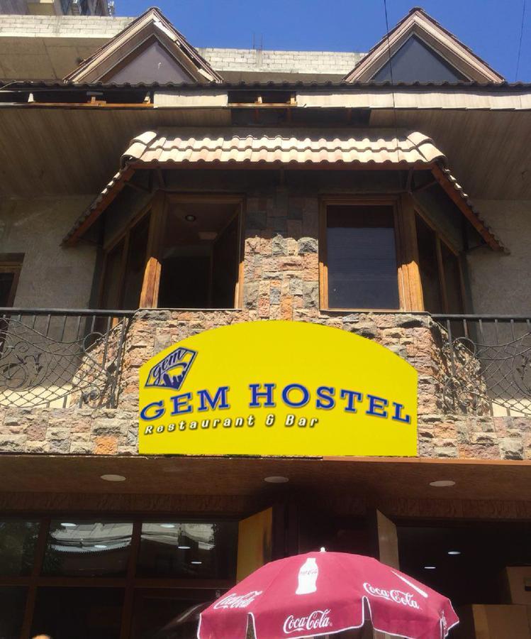 Gem Hostel Yerevan Bagian luar foto