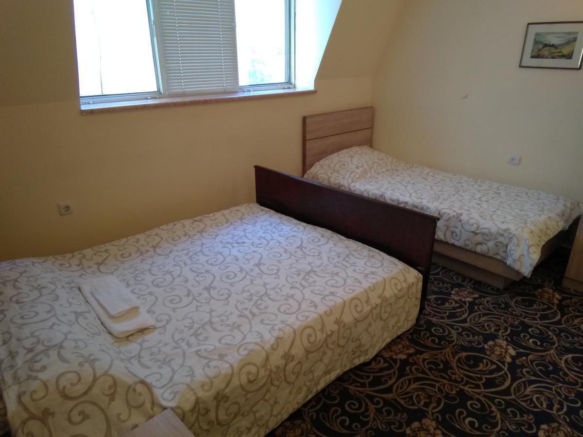 Gem Hostel Yerevan Bagian luar foto